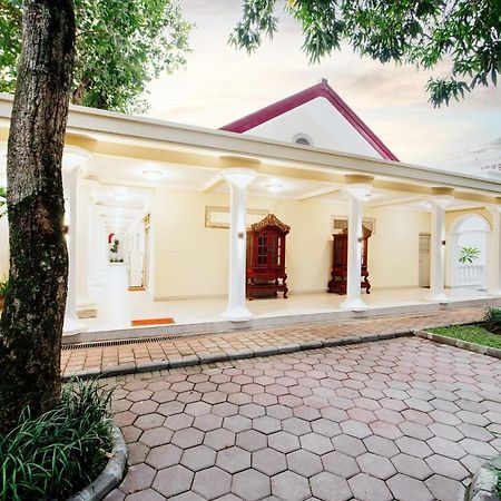 Tirtodipuran Hotel By Natts Hospitality Indonesia Yogyakarta Esterno foto